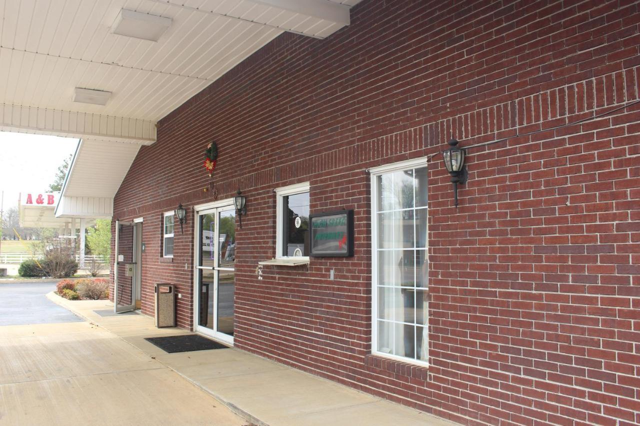 Deerfield Inn Adamsville Buitenkant foto