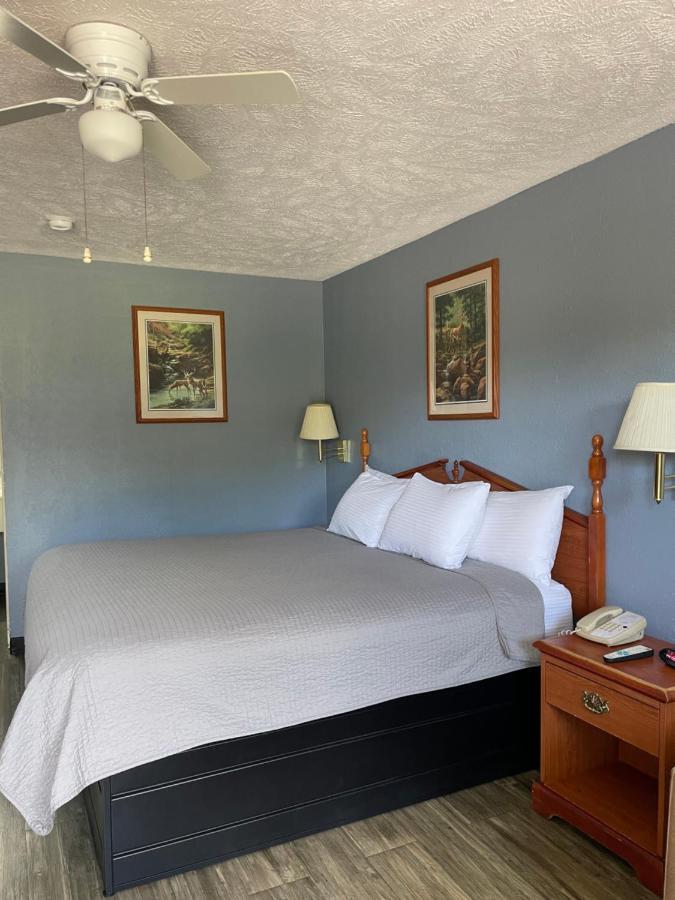 Deerfield Inn Adamsville Buitenkant foto